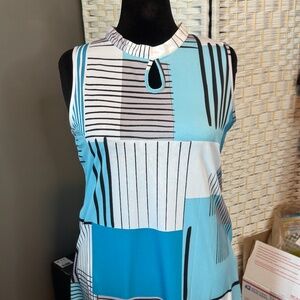 Sleeveless keyhole-detailed dress